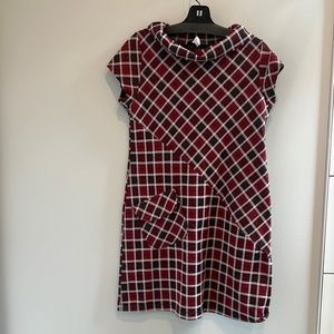 Super cute, soft, washable printed shift dress. Unique!